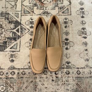 Easy Spirit Tan Flats for Women